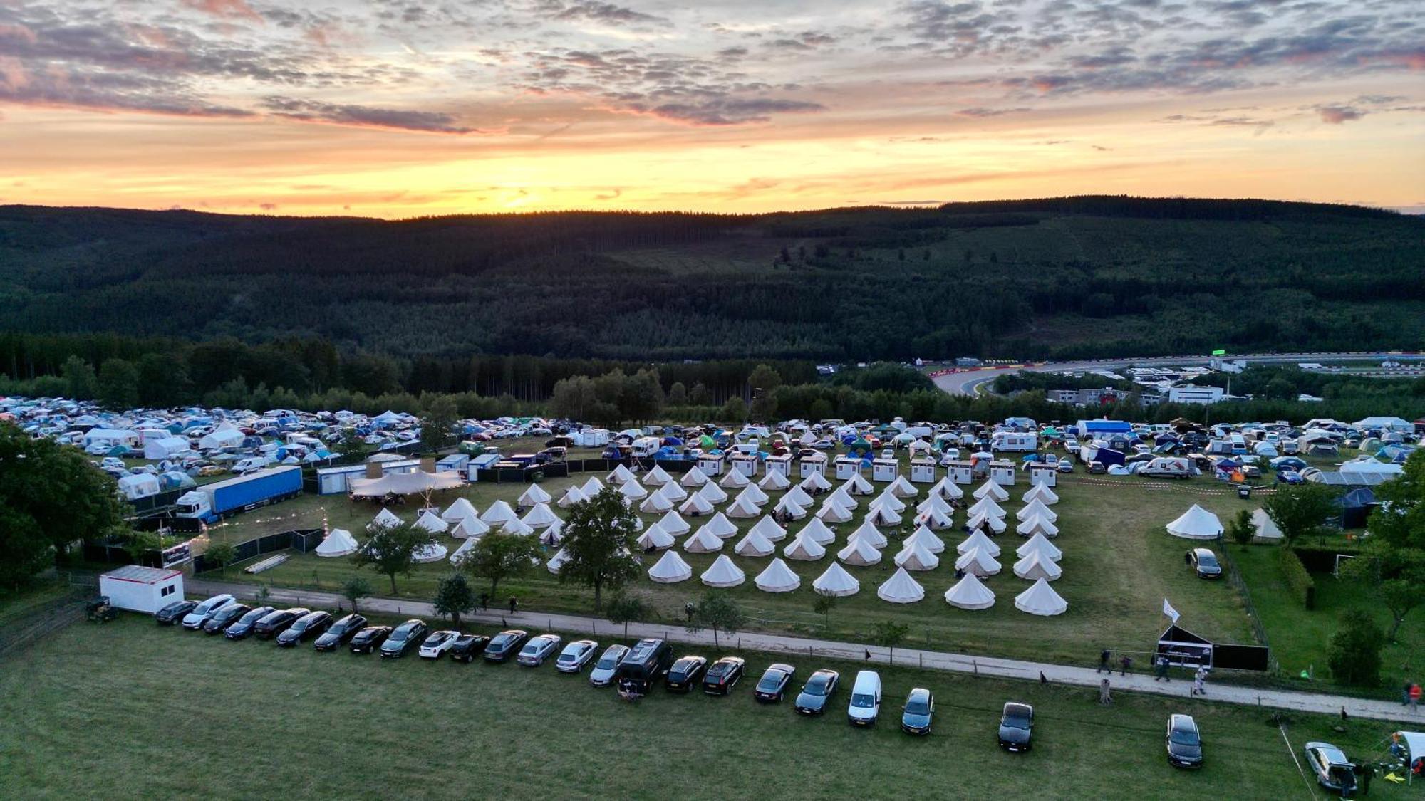 Grandprixcamp Closest To The Track Including Track View Stavelot Luaran gambar